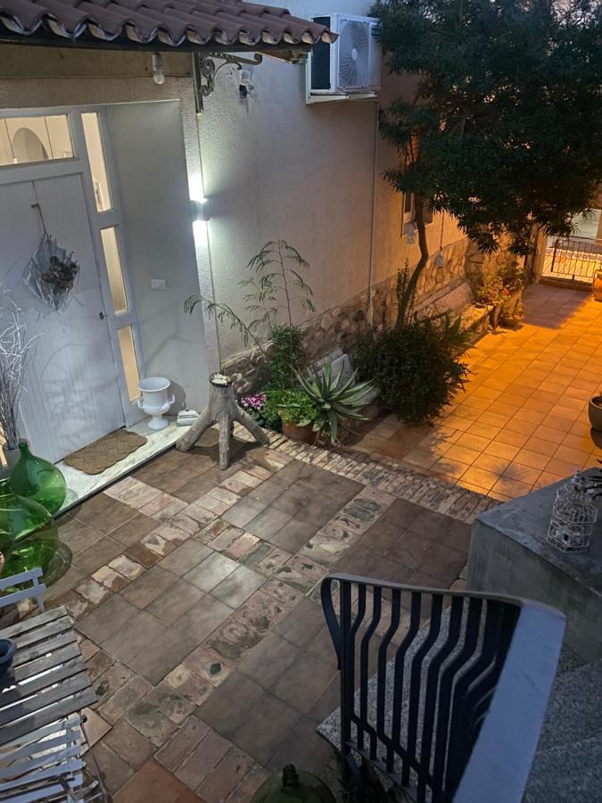レッジョ・ディ・カラブリア Il Giardino D'Ulisse Bed & Breakfast エクステリア 写真